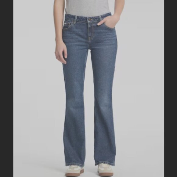 Brand New Guess Foxy Flare Jeans - Picture 1 of 4